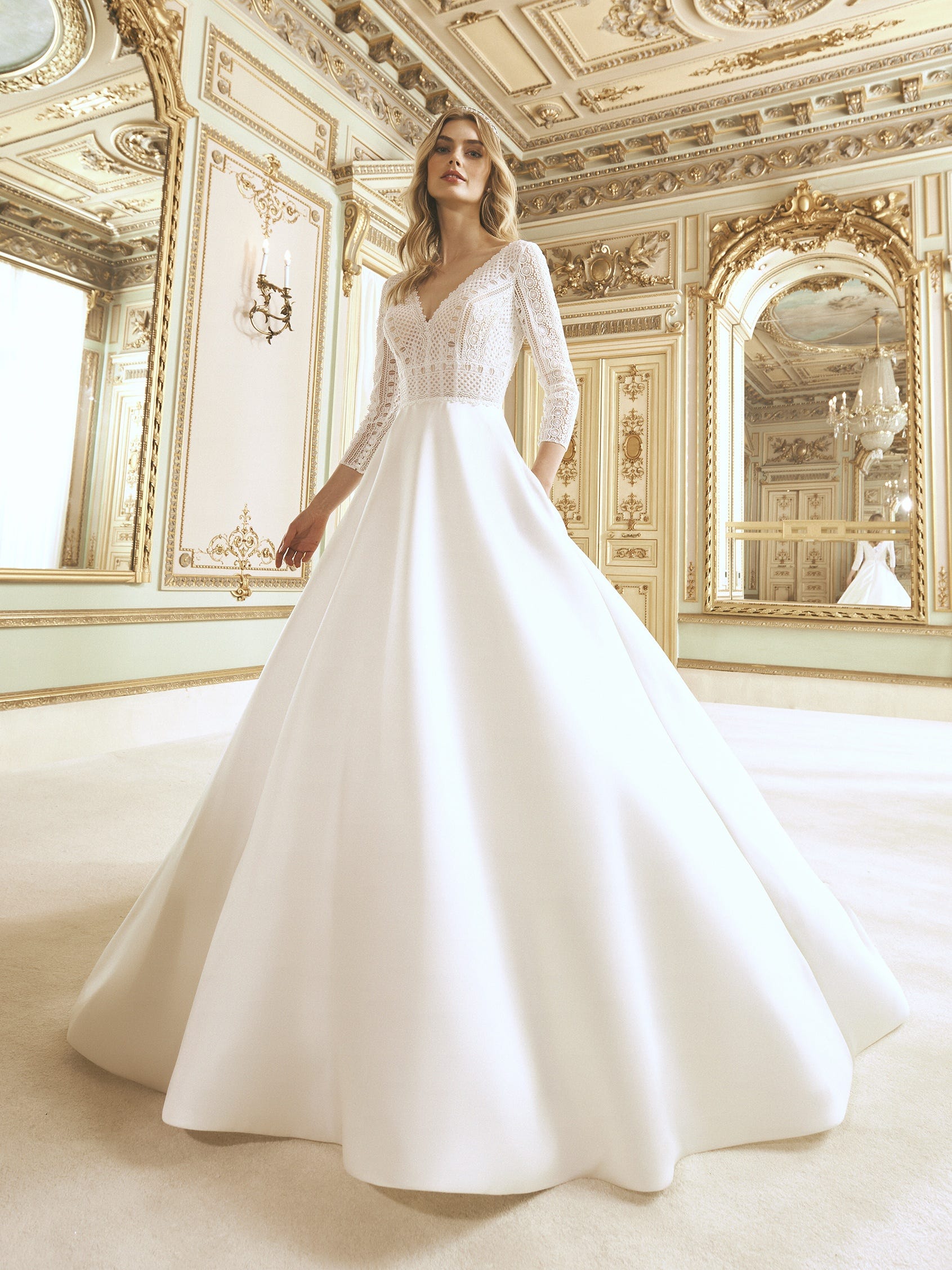 ALONA | Princess wedding dress with V-neck | House of St. Patrick