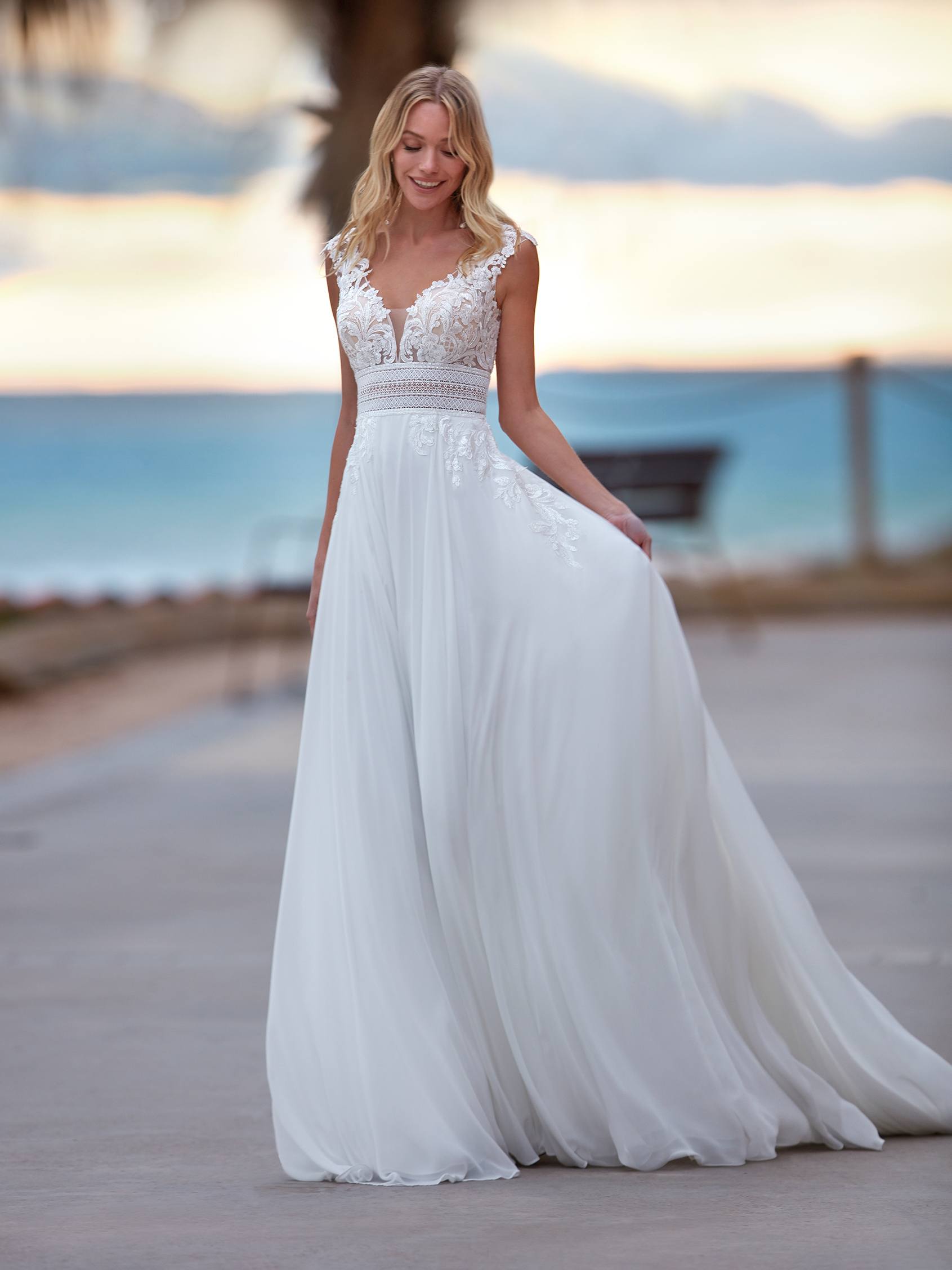 BOHEMIA | A-line wedding dress with V-neck | St. Patrick