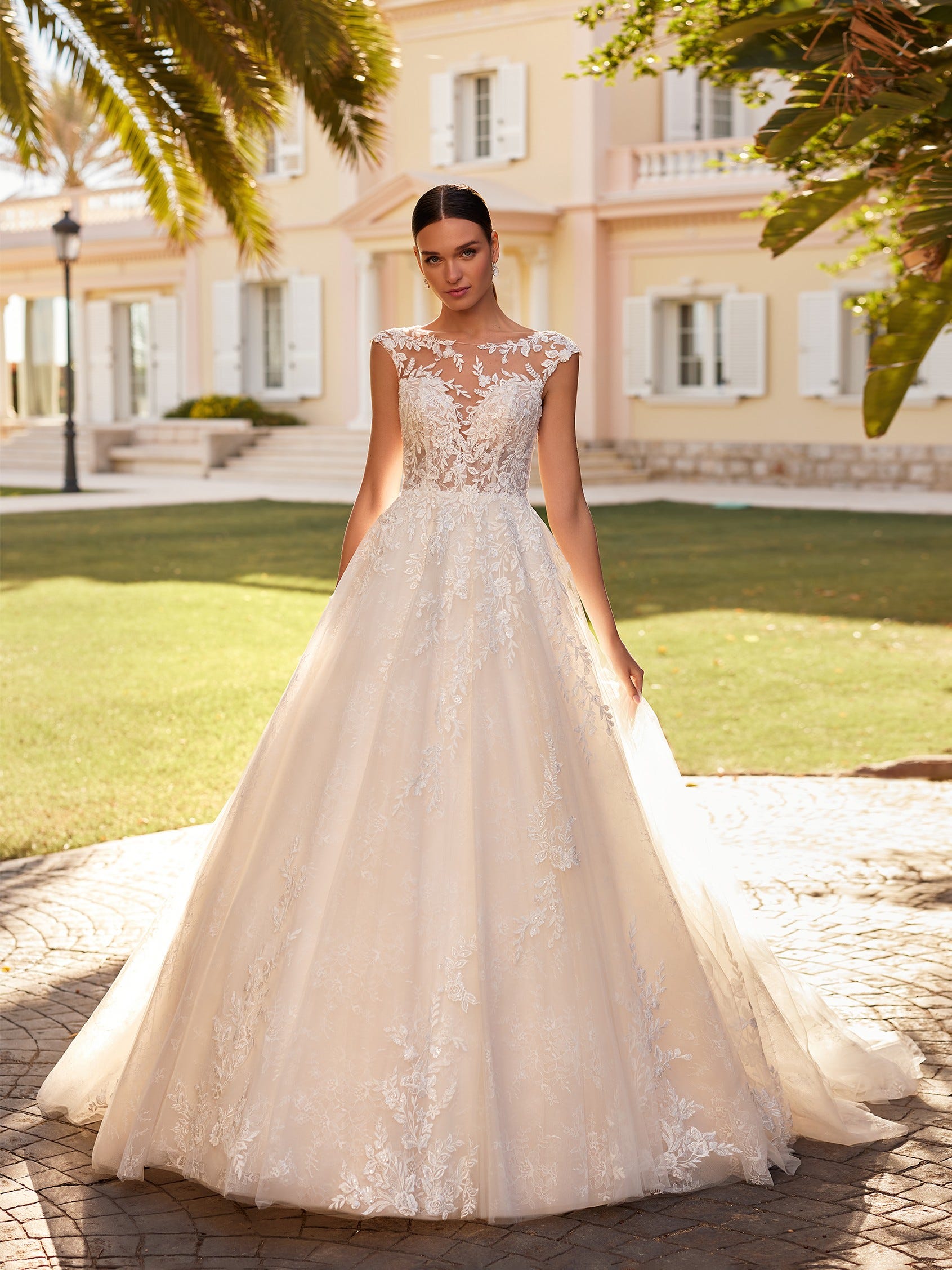 A line deals sheath wedding dress