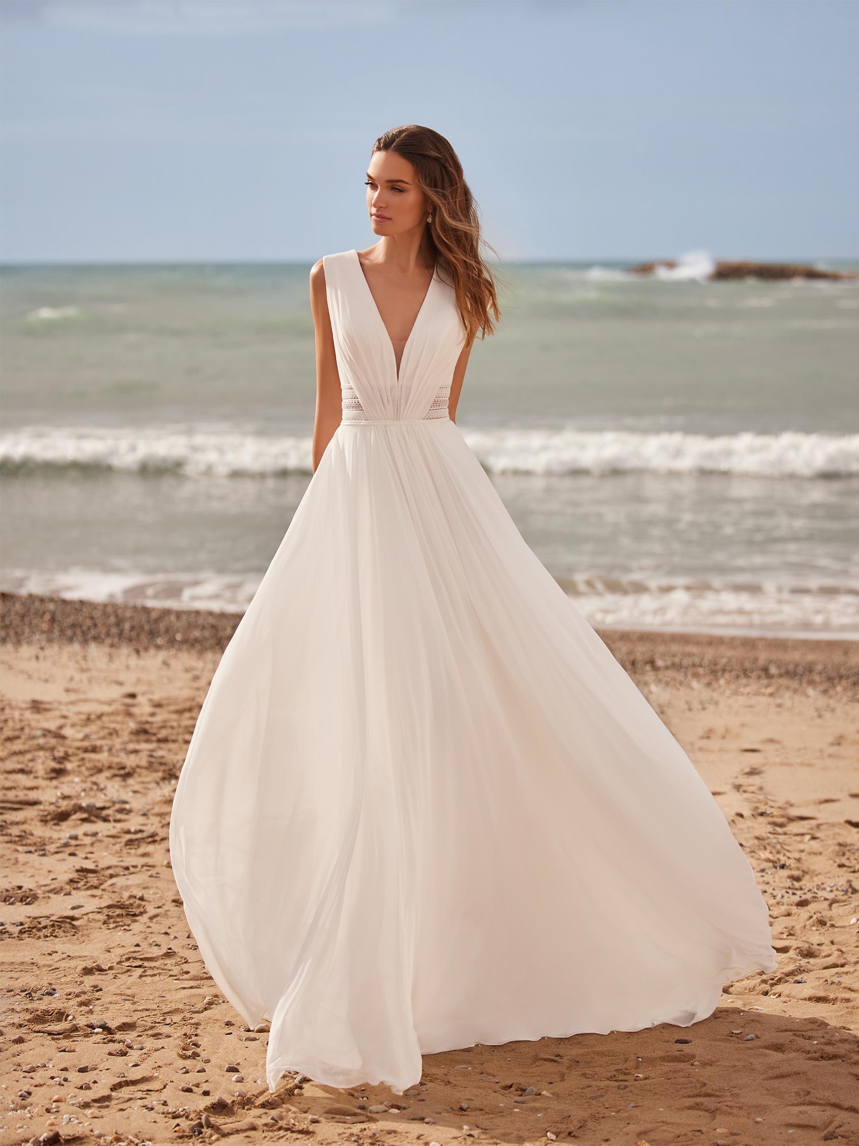 MAISIE A line wedding dress with V neck San Patrick