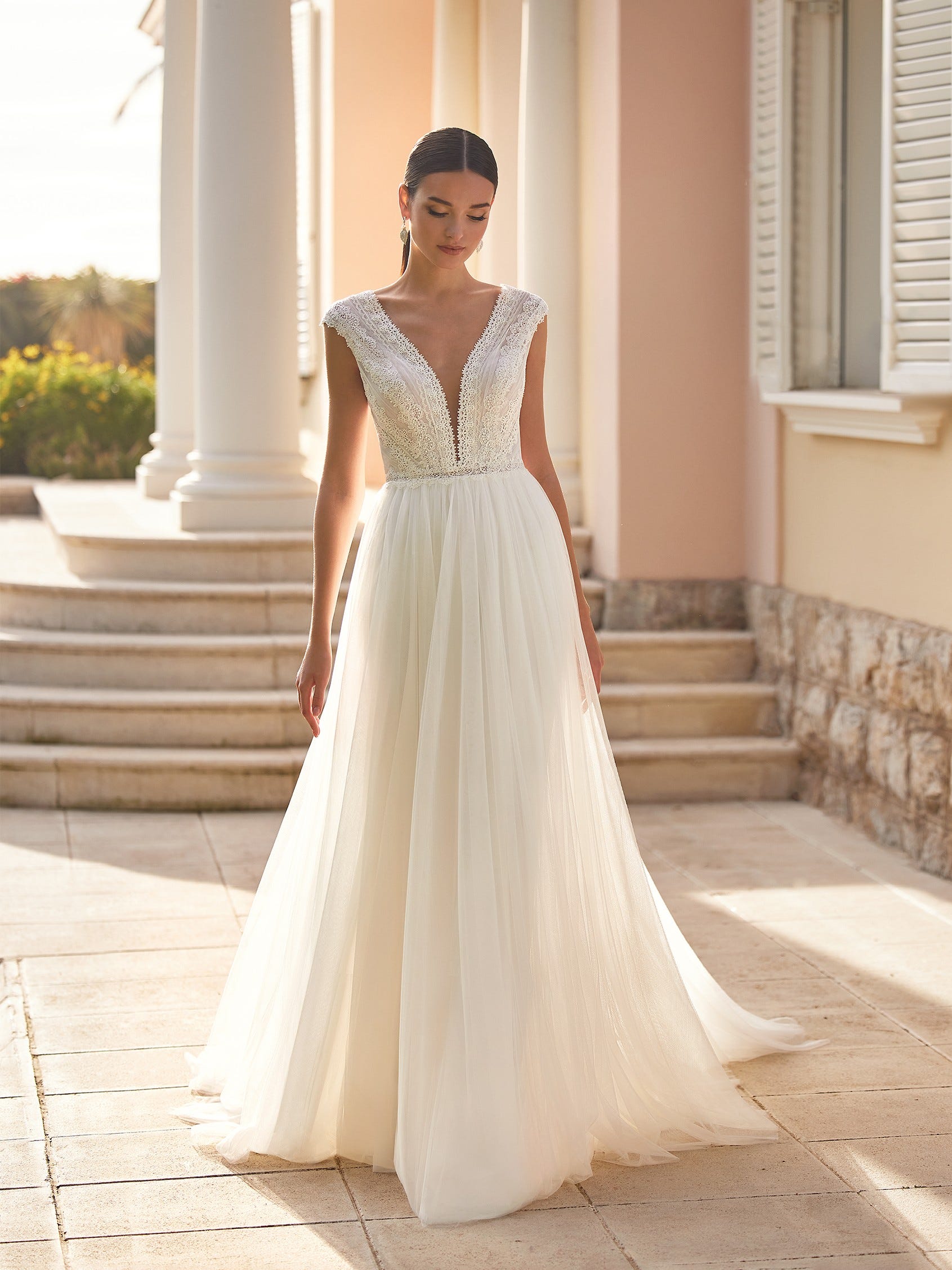 Robe 2025 mariée décolleté