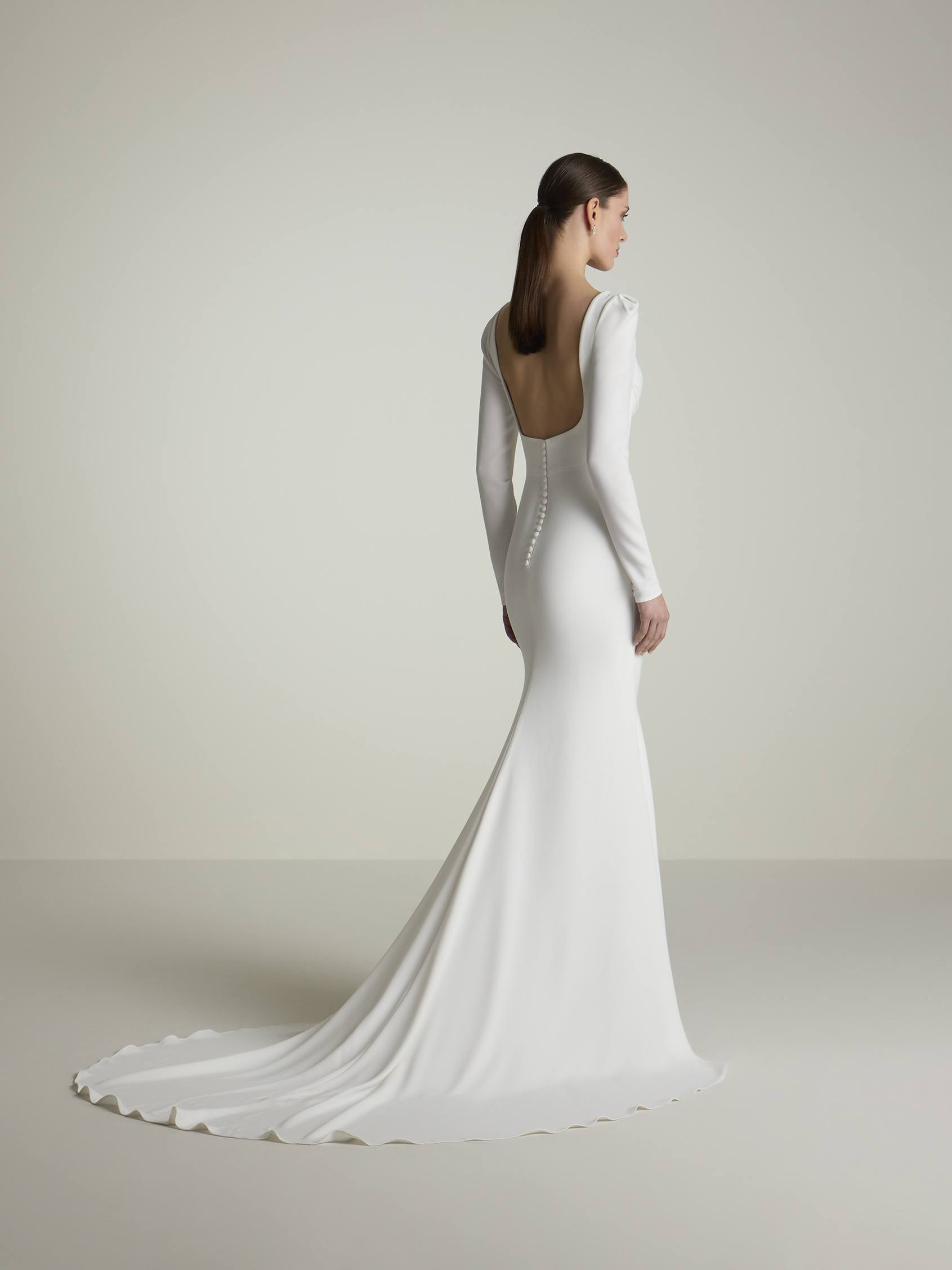 Abito da sposa sobrio ed elegante fashion