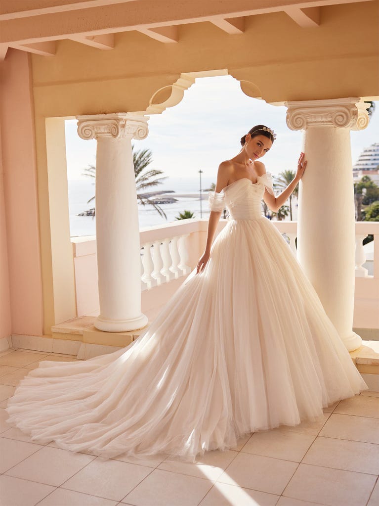 Disney apresenta nova coleção de vestidos para 'noivas princesas' – Enfim  Sós, vestidos de noivas princesa 