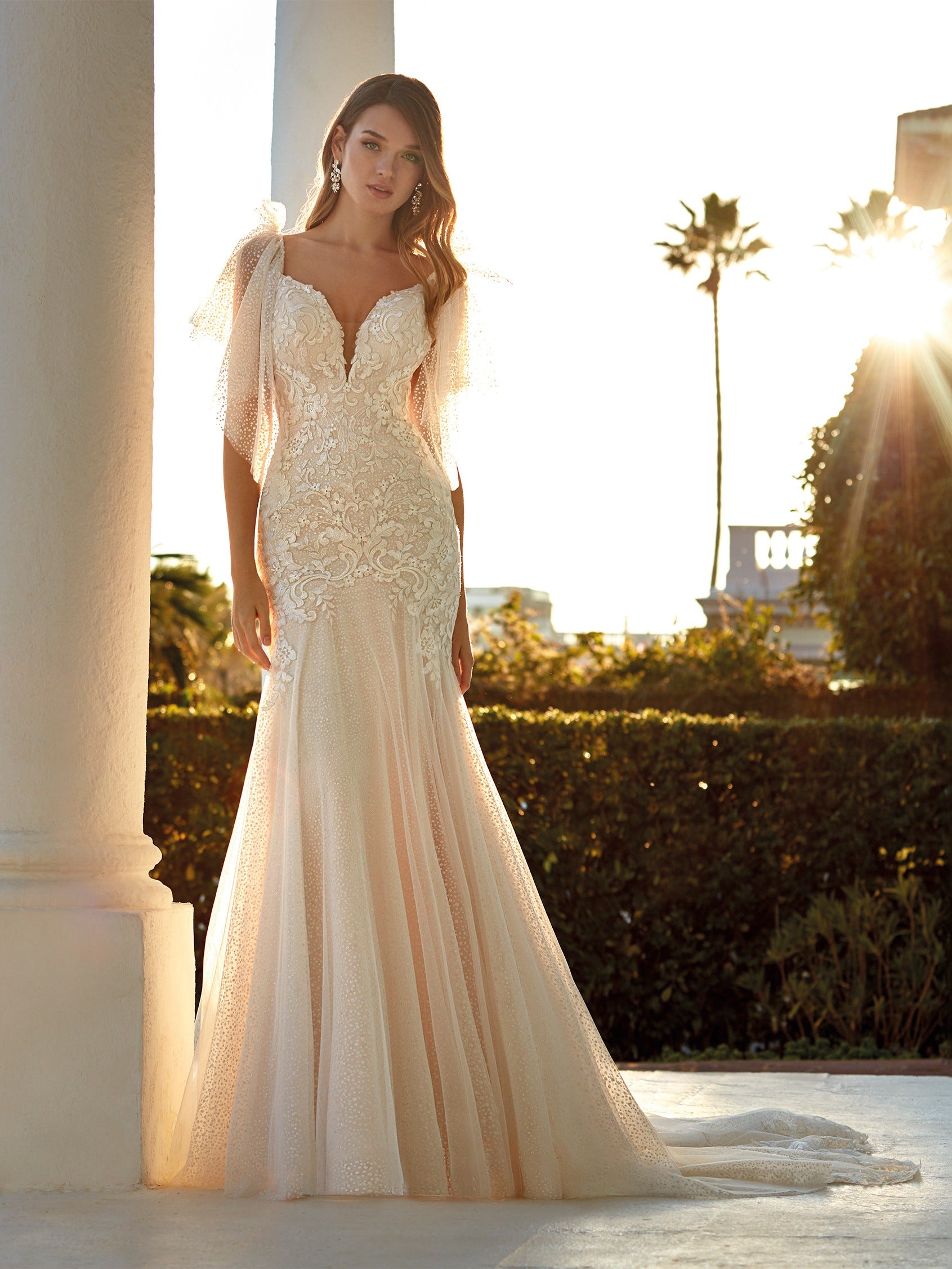 SIBYL, Abito da sposa stile sirena con scollo a V